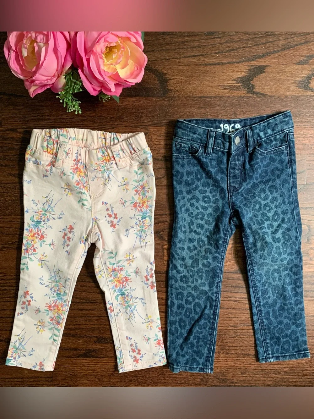 Bundle of two pairs of Gap skinny jeans in size 2T